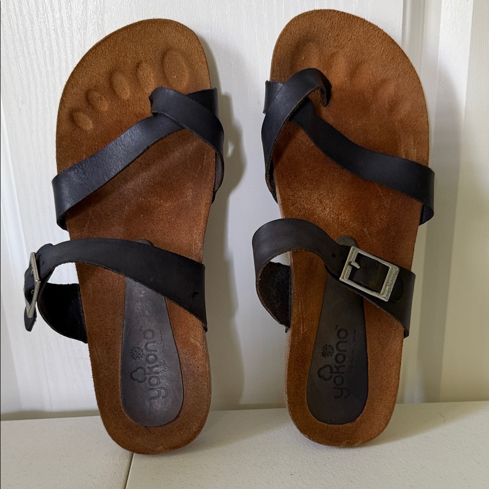 Yukono Women's Black Two-Strap Buckle Sandals with Cross Over Upper (sz 7.5) - Picture 7 of 8